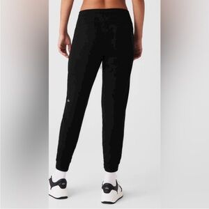 Alo jogger black sweatpants